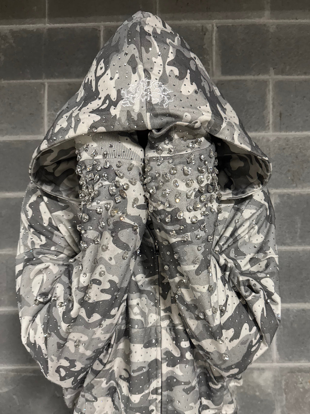AVALANCHE ZIP UP